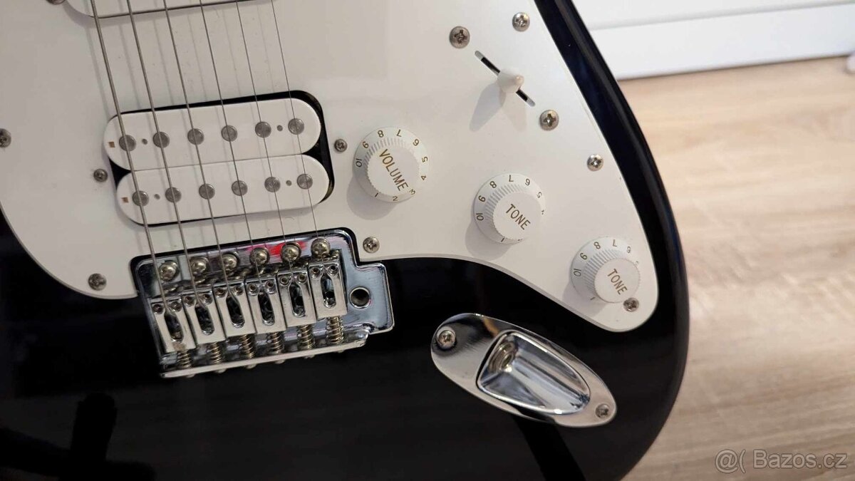 Fender Squier Bullet Strat HSS IL Black + příslušenství - 5