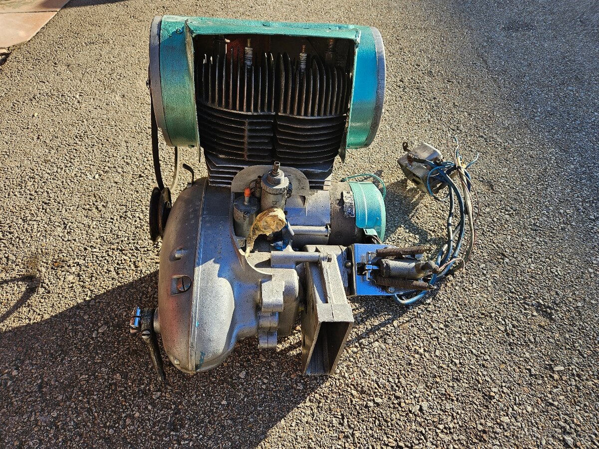 Prodám motor Velorex typ 572/350 - 5