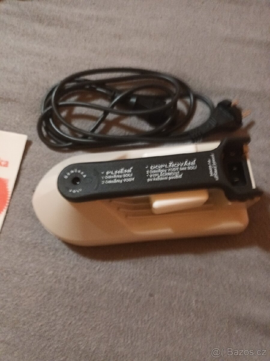 Retro - Cestovní napařovací žehlička - 5