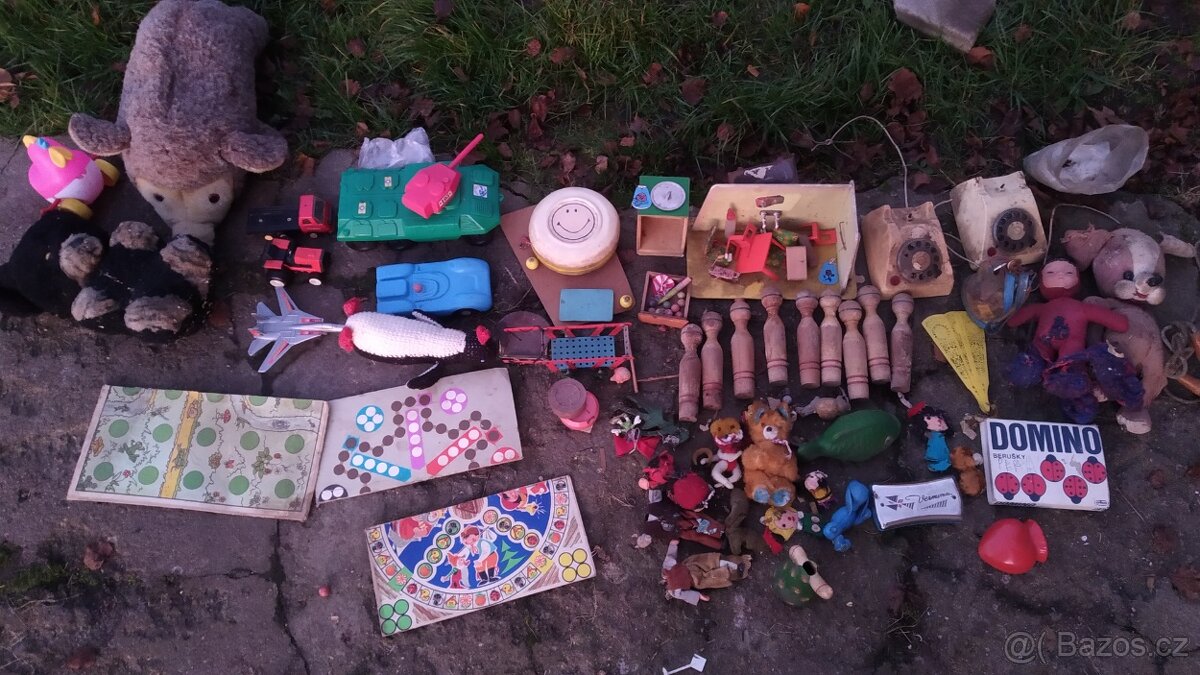 Staré hračky elektro a nábytek - 5