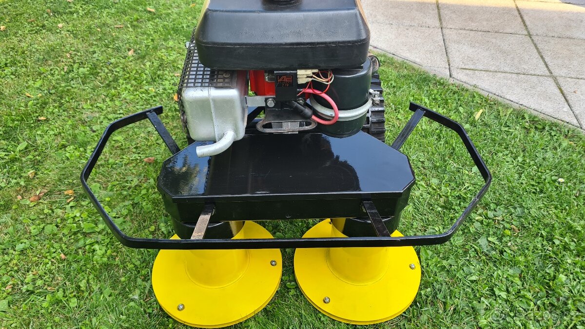 Dvoububnová sekačka BDR-700 s motorem Jikov - 5