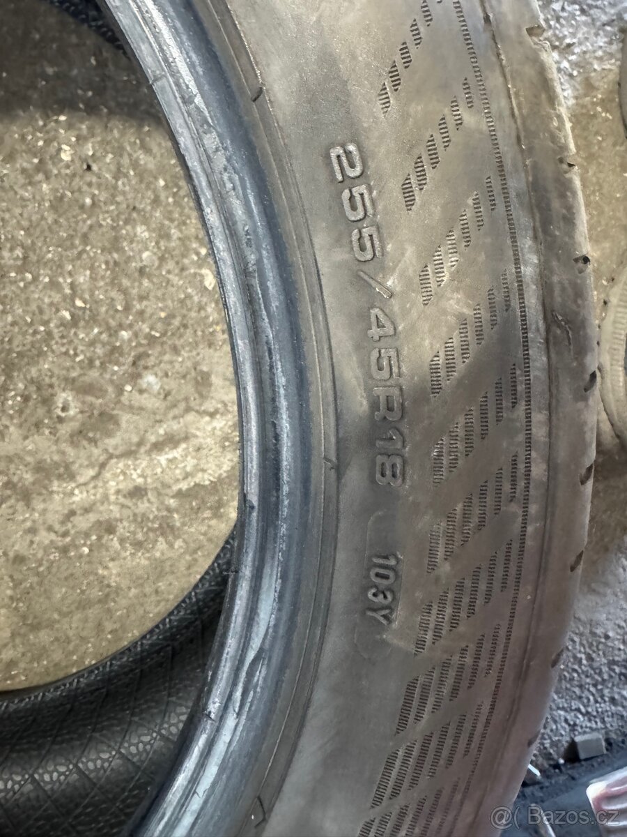 Goodyear 255/45/18 - 5