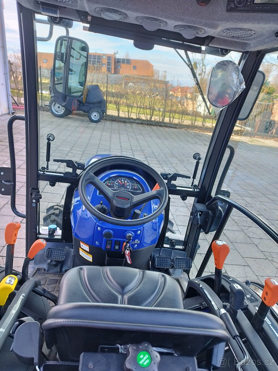 Malotraktor Farmtrac 26 4WD s kabinou - 5