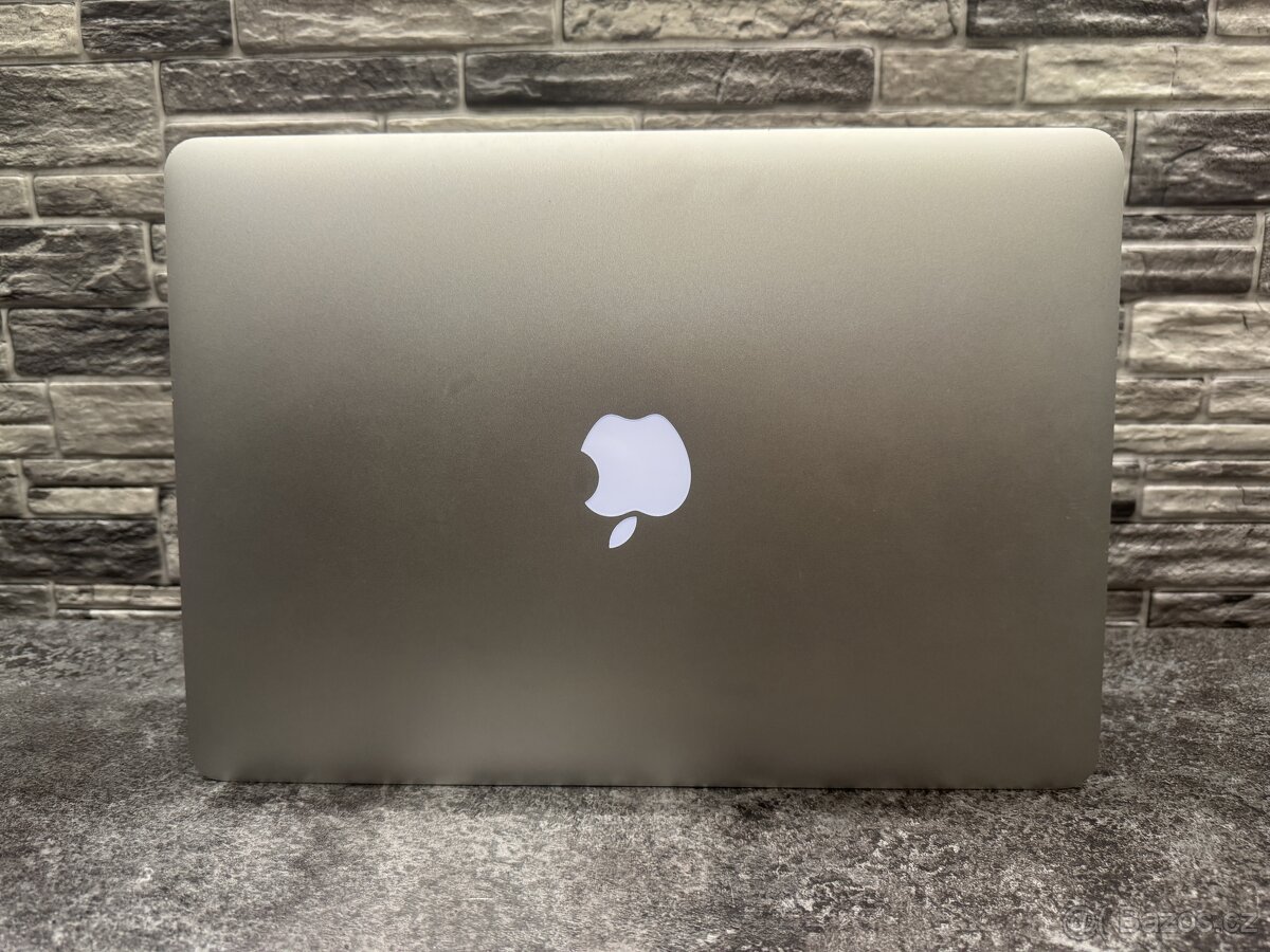 MacBook Air 13" 2017 i5 / 8GB / 128GB - 5