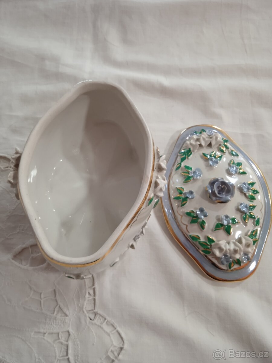 PORCELÁNOVÁ DÓZA - 5