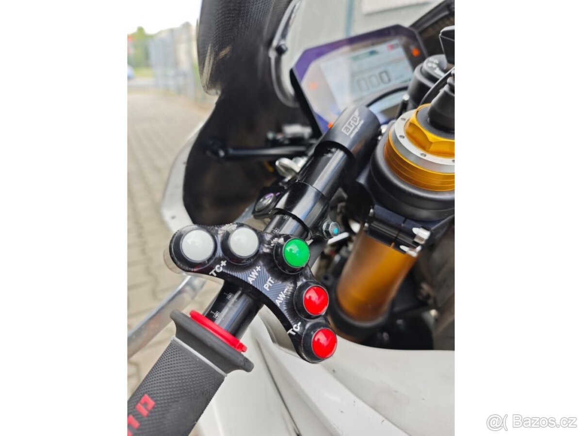 Aprilia RSV4 1100 Factory - 5