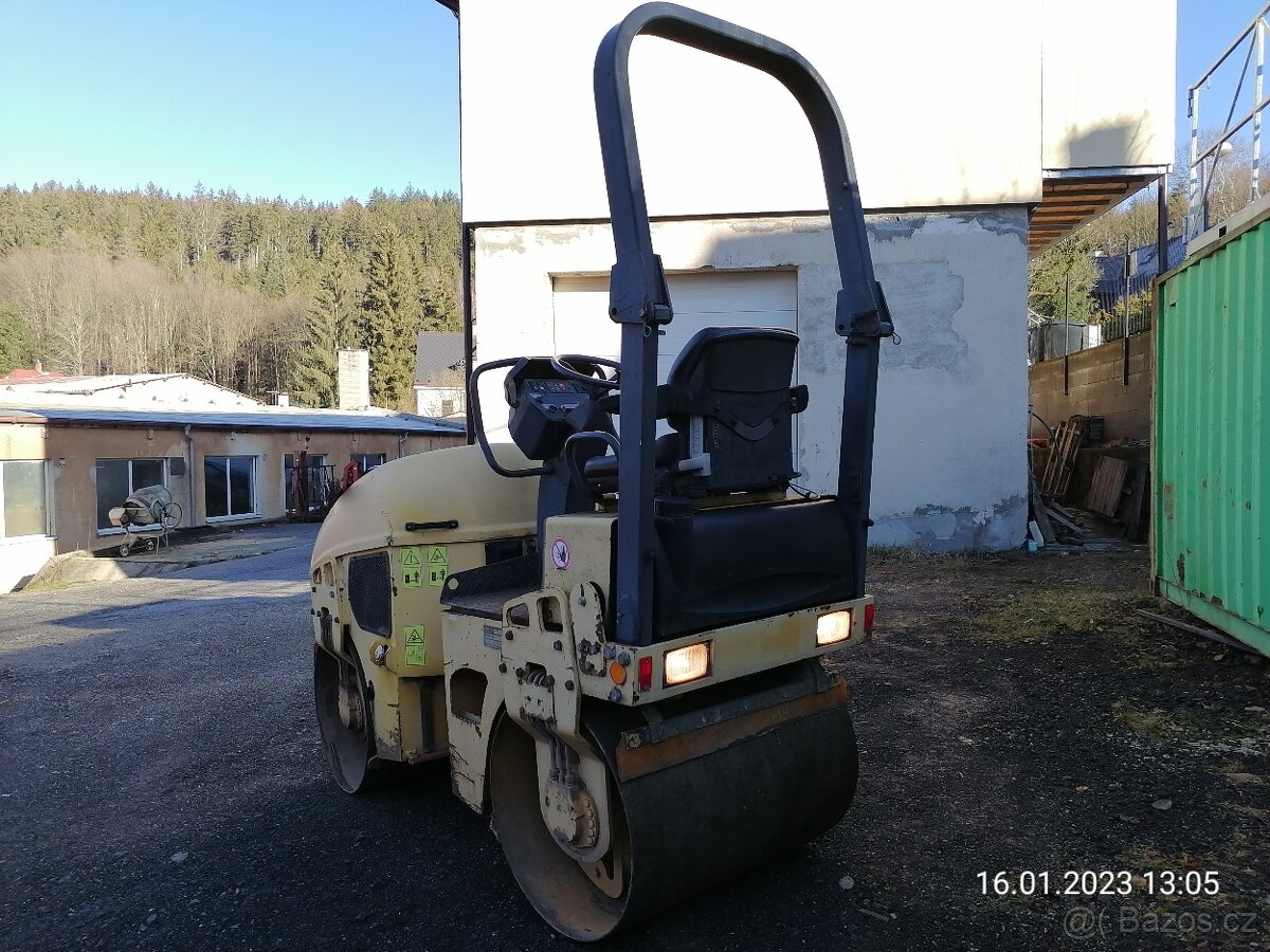 Vibrační válec Stavostroj STA VH250, motor Deutz olejem - 5