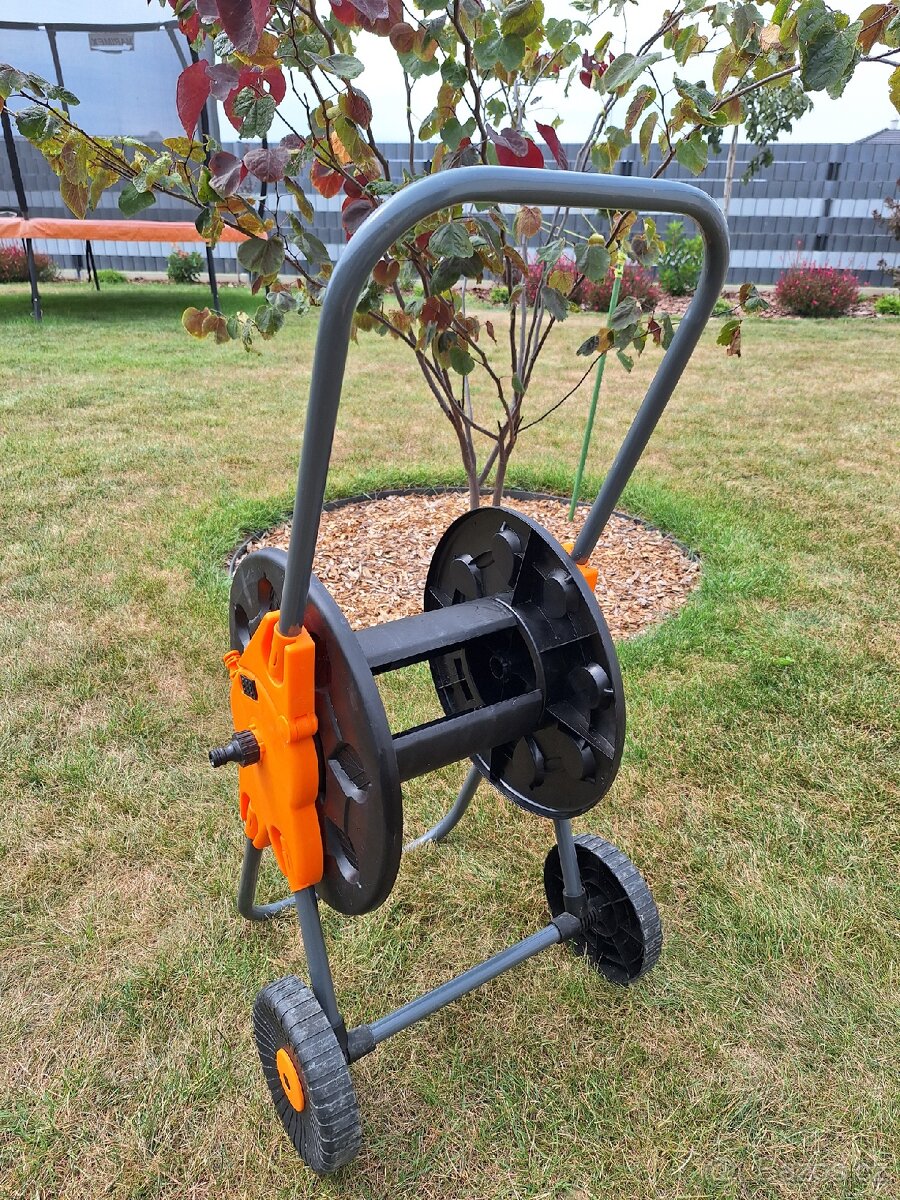 Vozík na zahradní hadici - 5