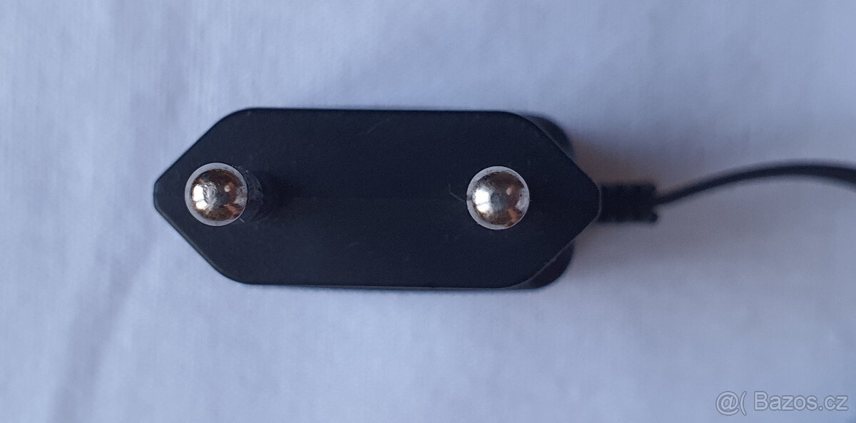 Černá cestovní nabíječka Samsung s kabelem micro USB - 5