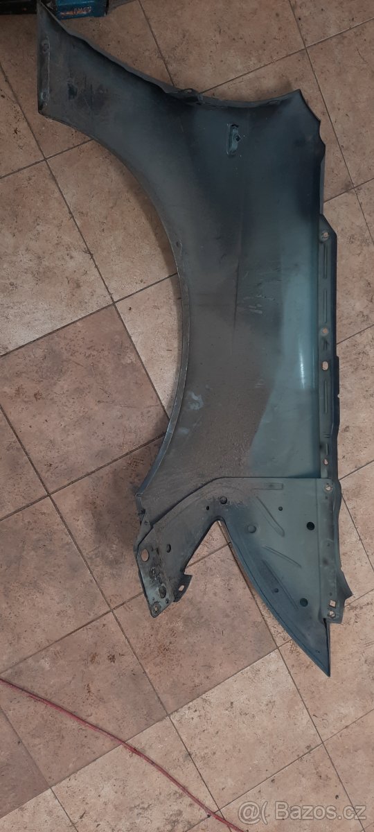 levý přední blatník A6 4F - 5