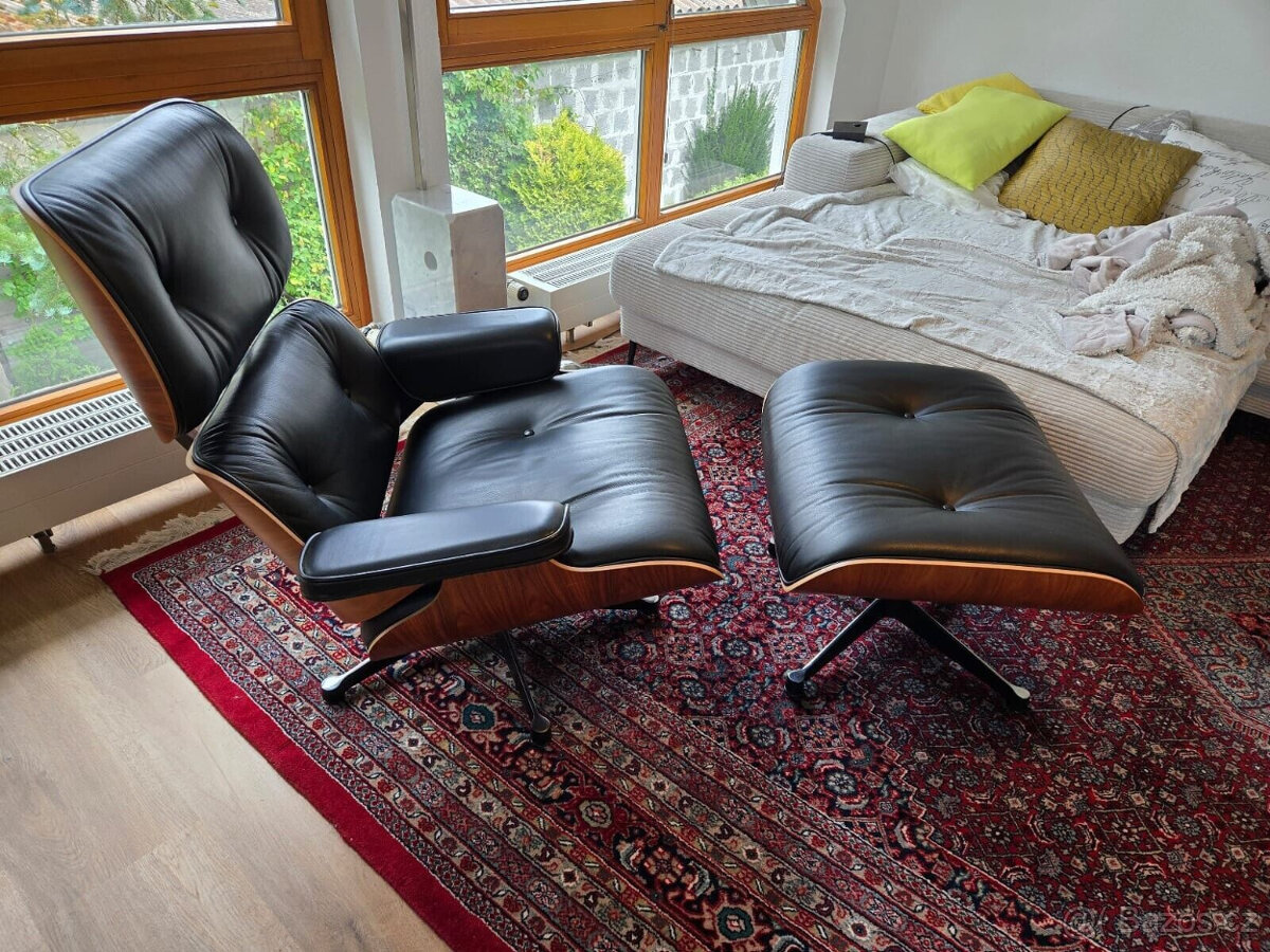 Křeslo a taburetka Vitra Eames - 5