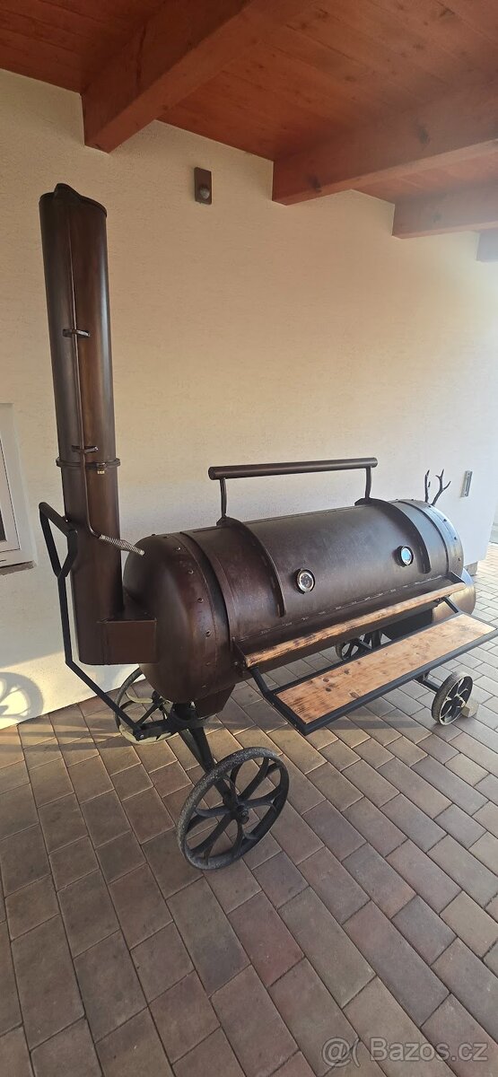 Stylový smoker gril - 5