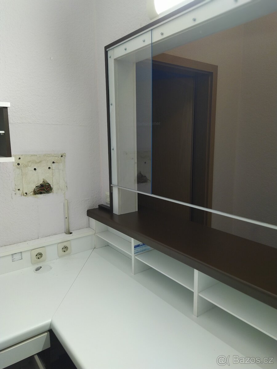 Kvalitní kancelářský nábytek / rohový stůl - 5