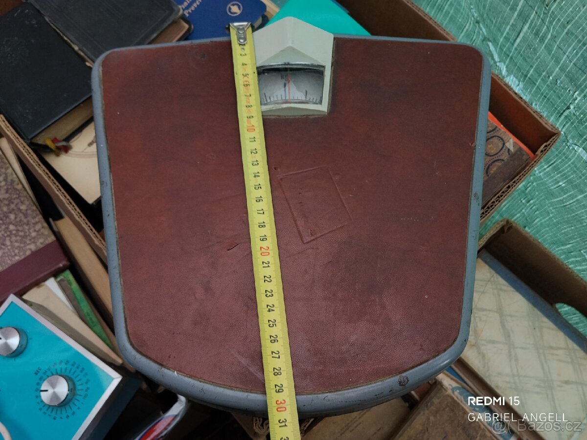 Stará kovová osobní váha - 5