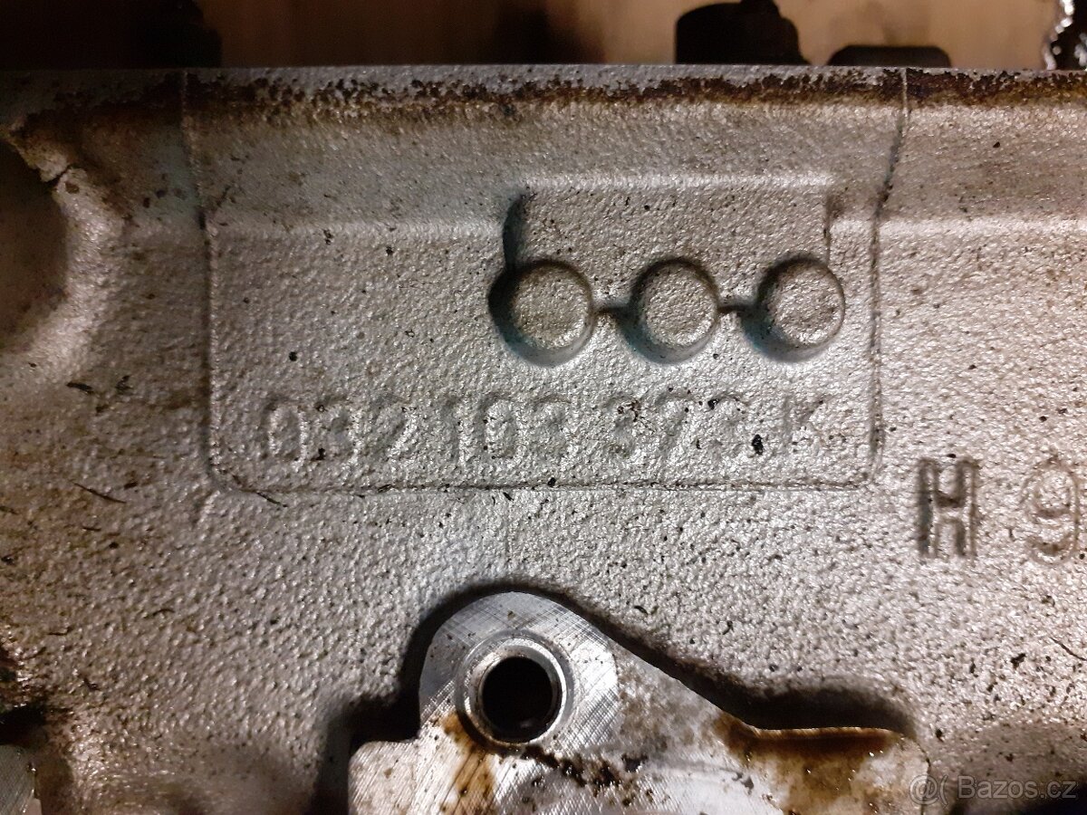 hlava motoru 032 103 373K - VW - 5
