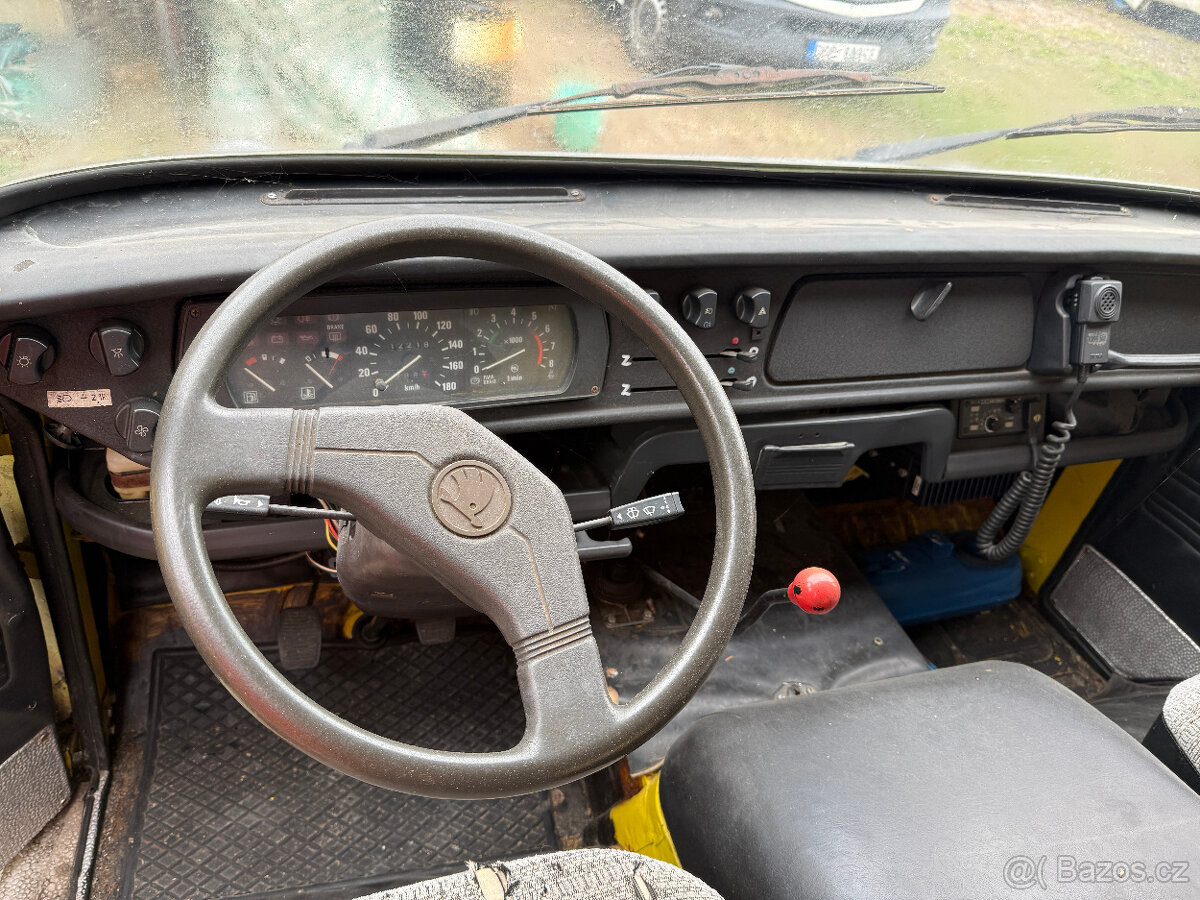 TAZ - Škoda 1203 - Sanitka - 5