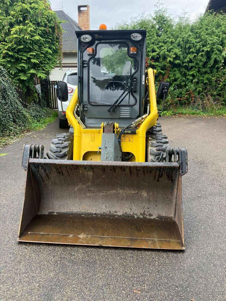 Smykový nakladač Wacker Neuson 701s - 5