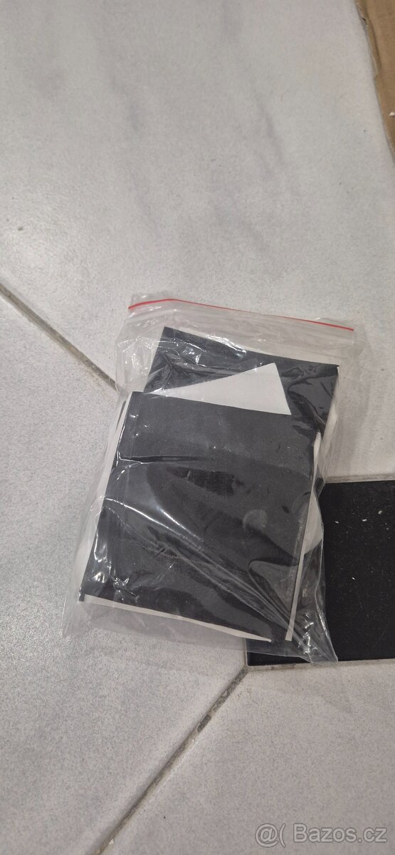 Prodám bílý jídelní stůl - 5