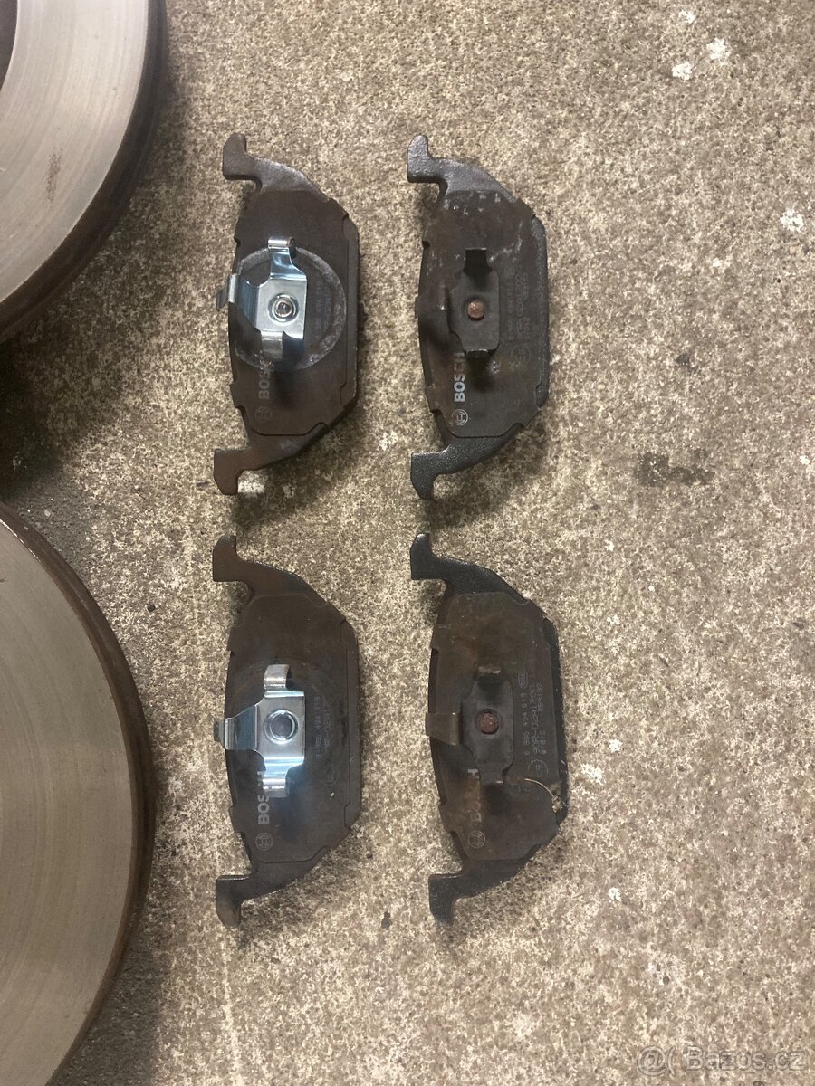 VW Caddy 1.6 TDI MY 2014 brzdové kotouče - 5