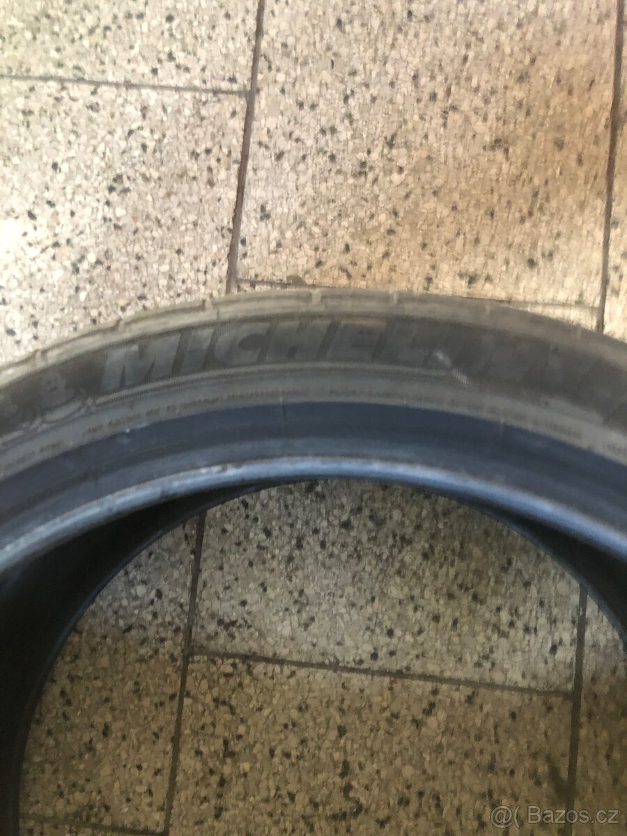 275/35/19 prodám 2ks letních pneu - 5