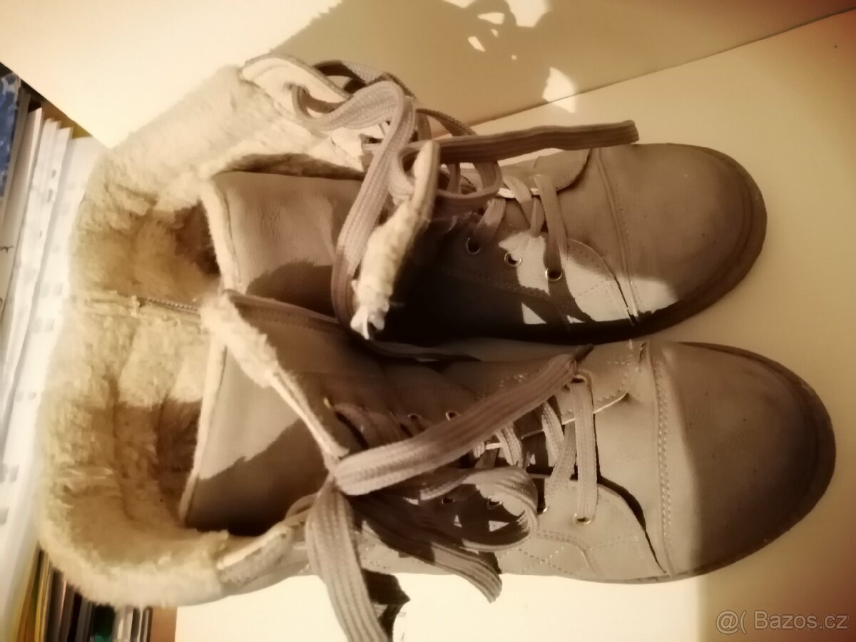 Prodám dámské boty velikost 38. - 5