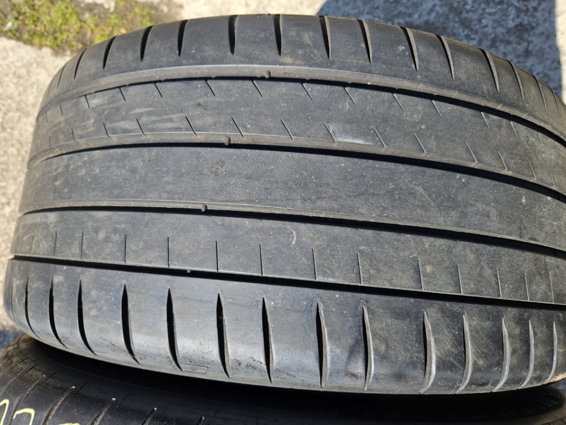 275/40R19 - 5