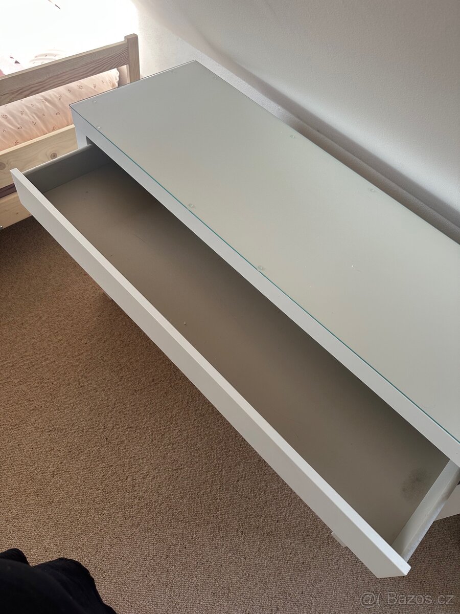 Toalení stolek Ikea malm - 5