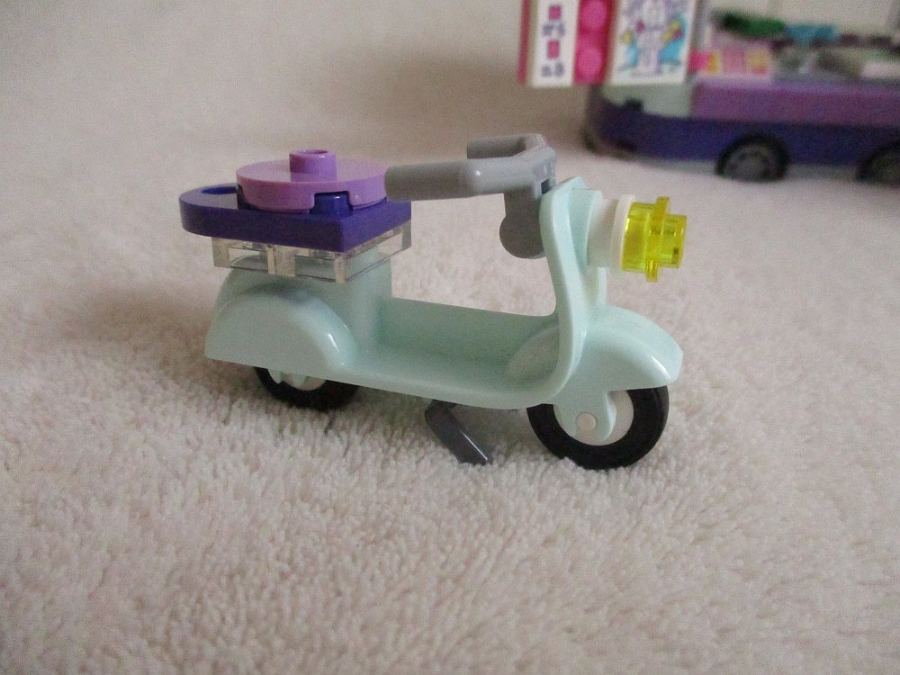 Lego Friends Emma a umělecký stojan - 5