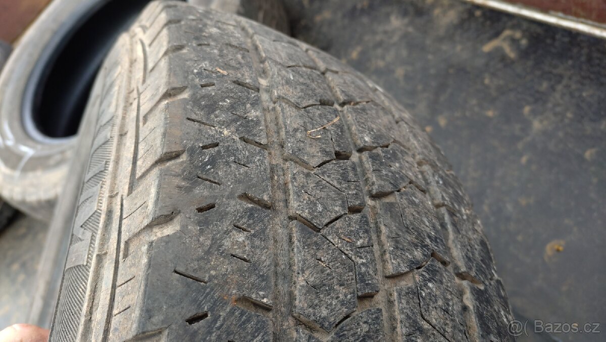 Pneu 195/70R15C - 5