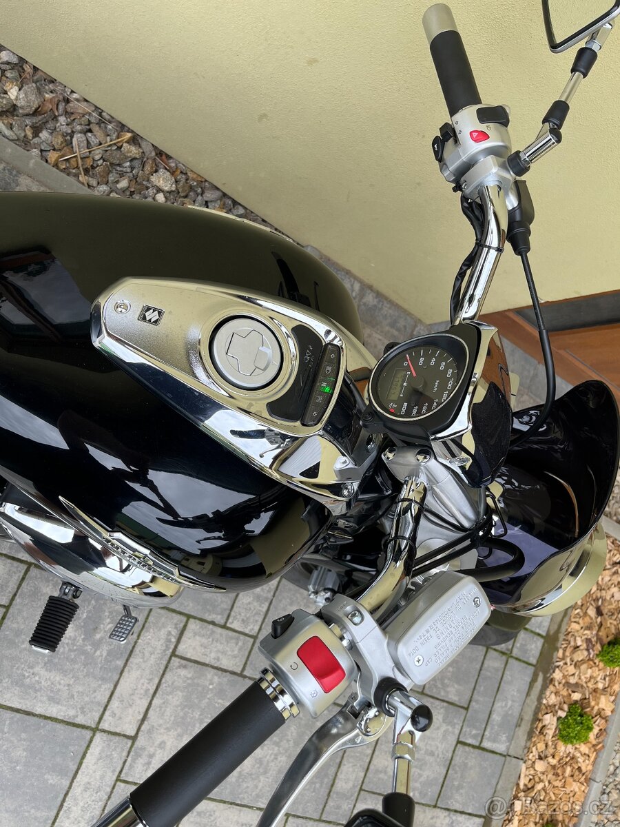 Suzuki M 800 Intruder - 5