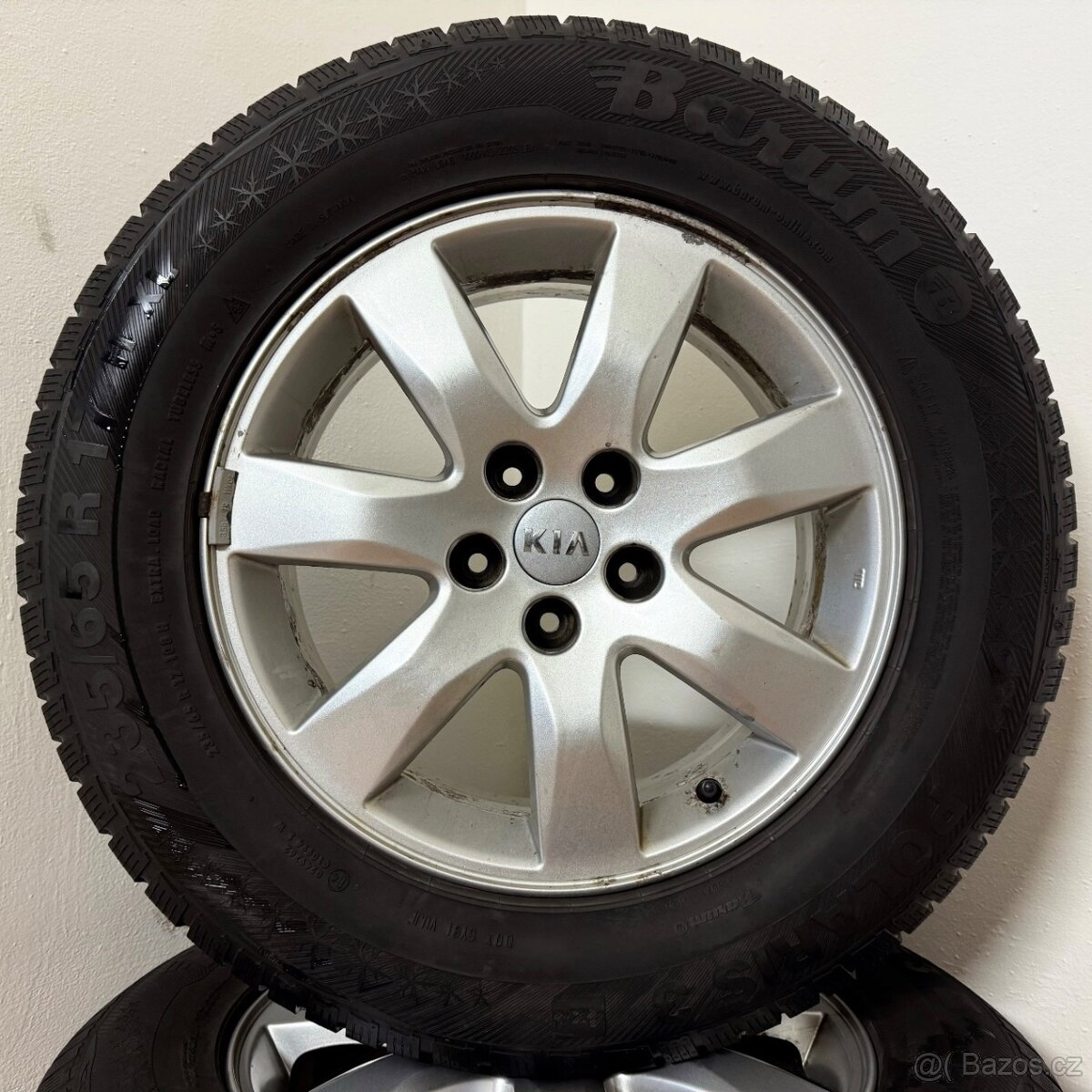 KIA SORENTO 5x114,3 R17 ET41+ZIMNÍ 235/65R17 5/4mm - 5