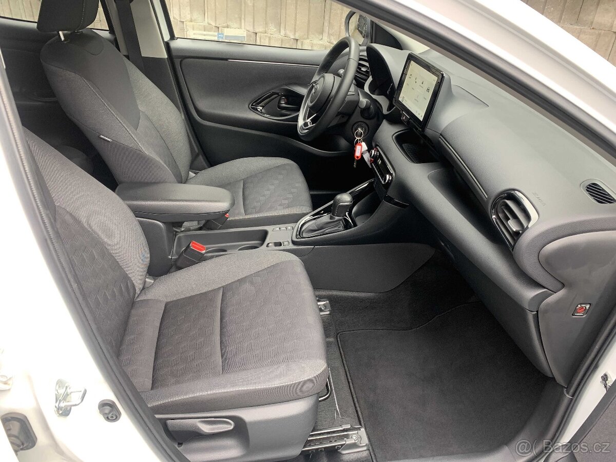 Toyota Yaris 1.5 HYBRID 96 kW 1.MAJITEL r.v. 2024 DPH - 5