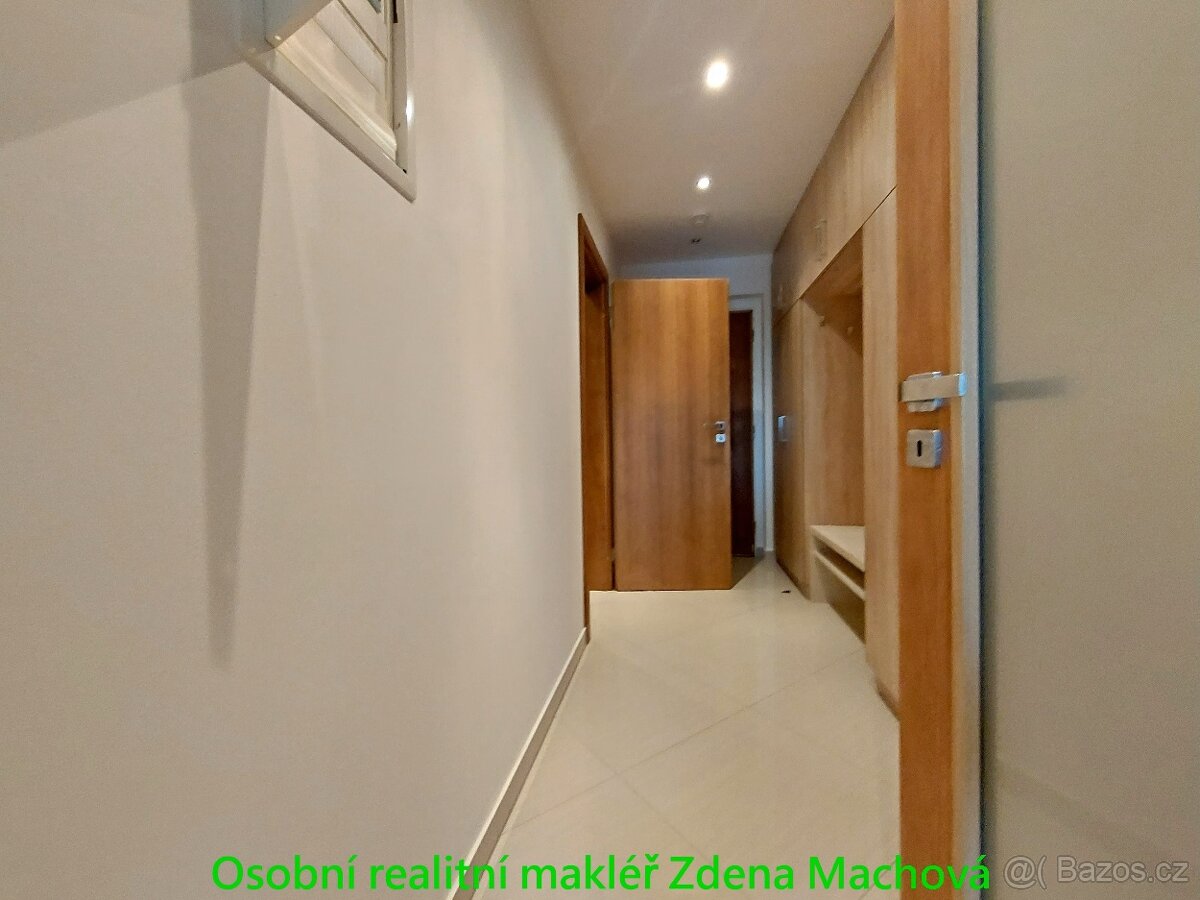 Pronájem bytu 1KK v ul. Olšanská, Praha 3 - 5