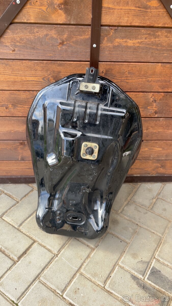 Nádrž na Yamaha fazer 1000 - 5