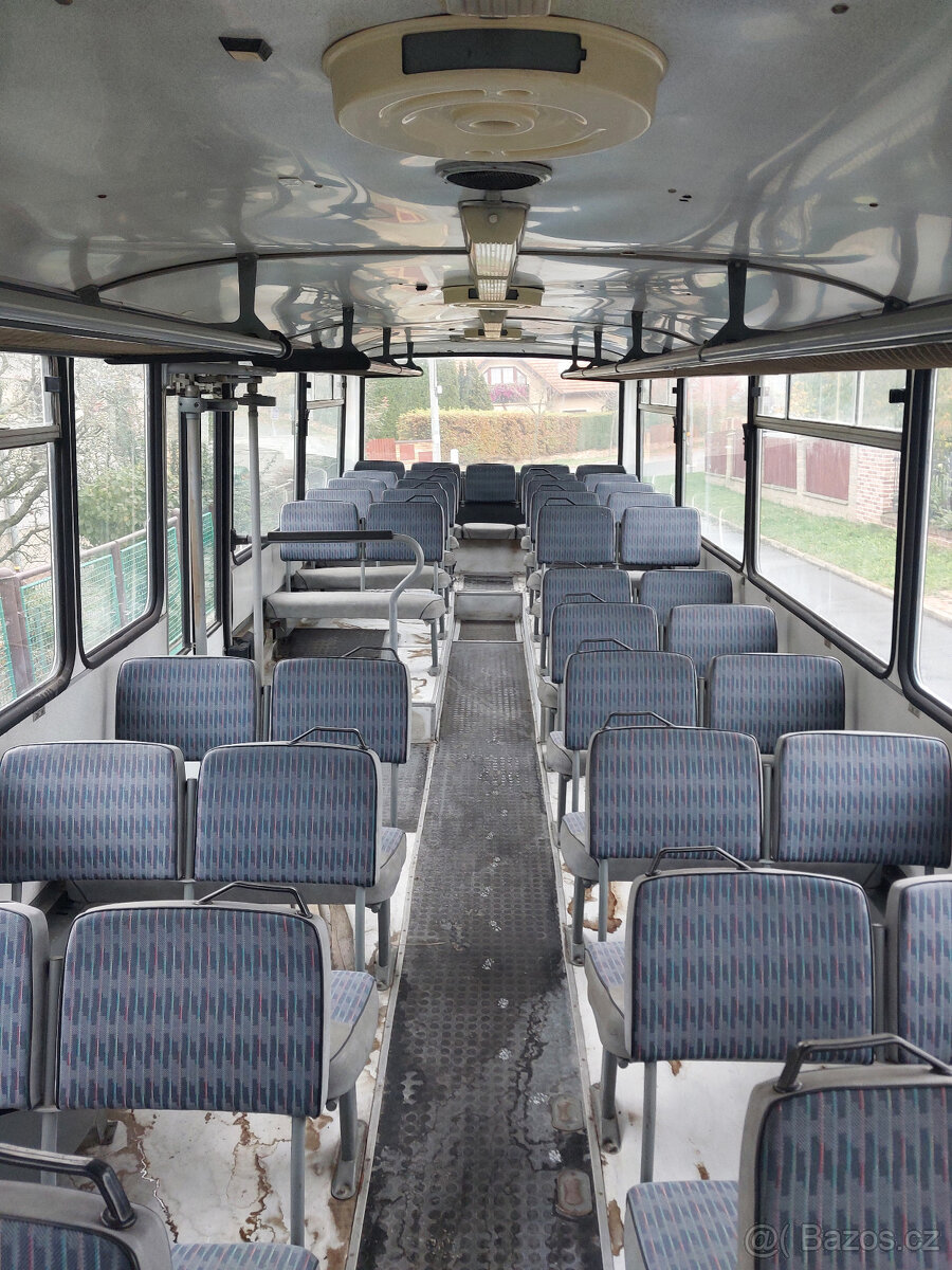 veterán autobus KAROSA - 5