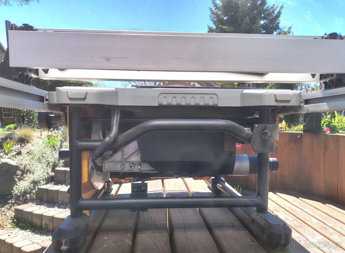 Stolní pila DeWALT - 5