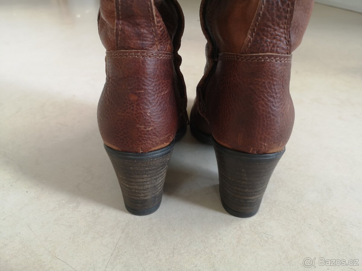 DÁMSKÉ KOŽENÉ KOZAČKY BULL BOXER 38 NOVÉ - 5