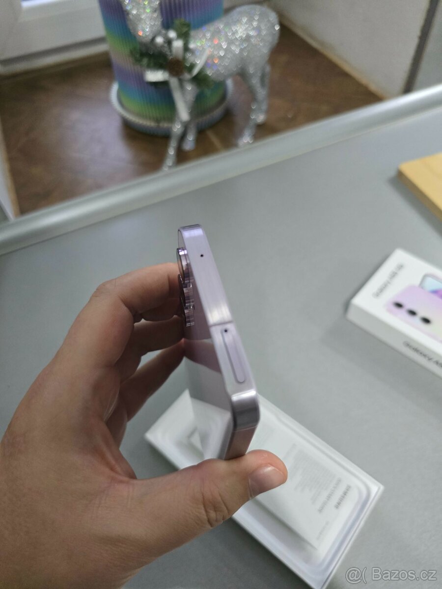 Galaxy A55 5G ve variantě 8 GB RAM / 256 GB - 5