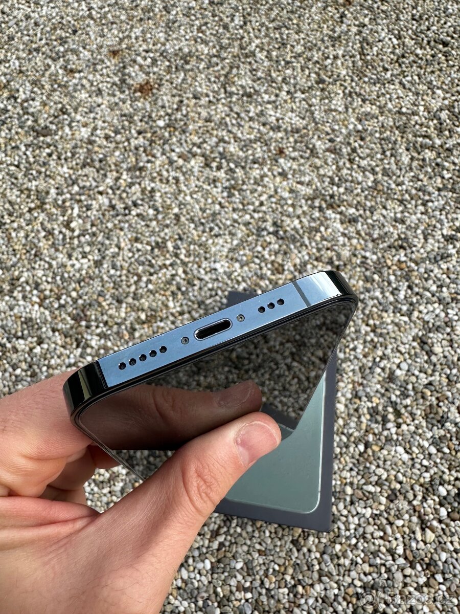 IPhone 13 Pro - baterie 100% - 5