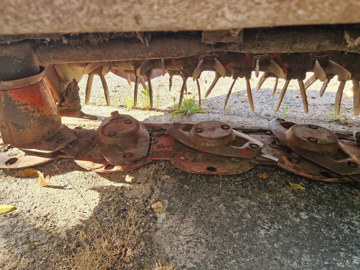 Čelní žací stroj KUHN FC280F - 5