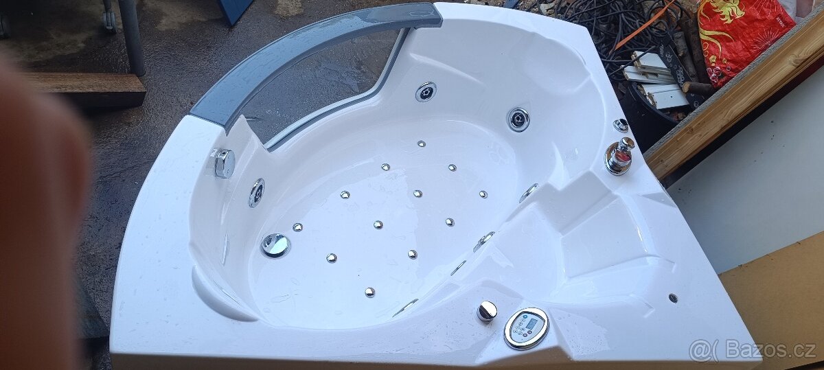 Hydromasážní vana - 5
