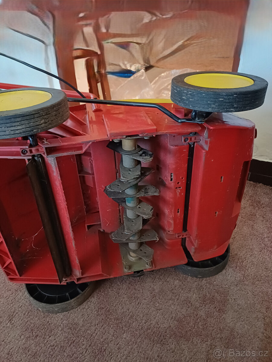 Zahradní vertikutátor Wolf Garten Model UV 30 EVD plus - 5