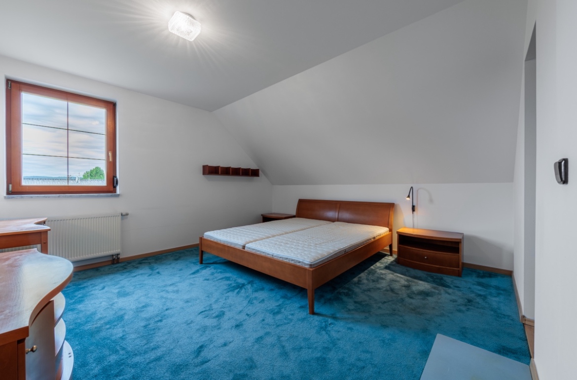 Postel Largo z masivního dřeva - 5