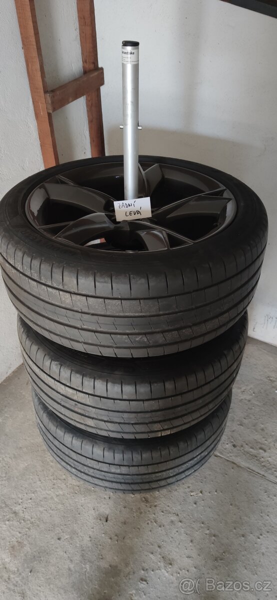 Audi alu kola 255/40 R19 ET 32 - 5