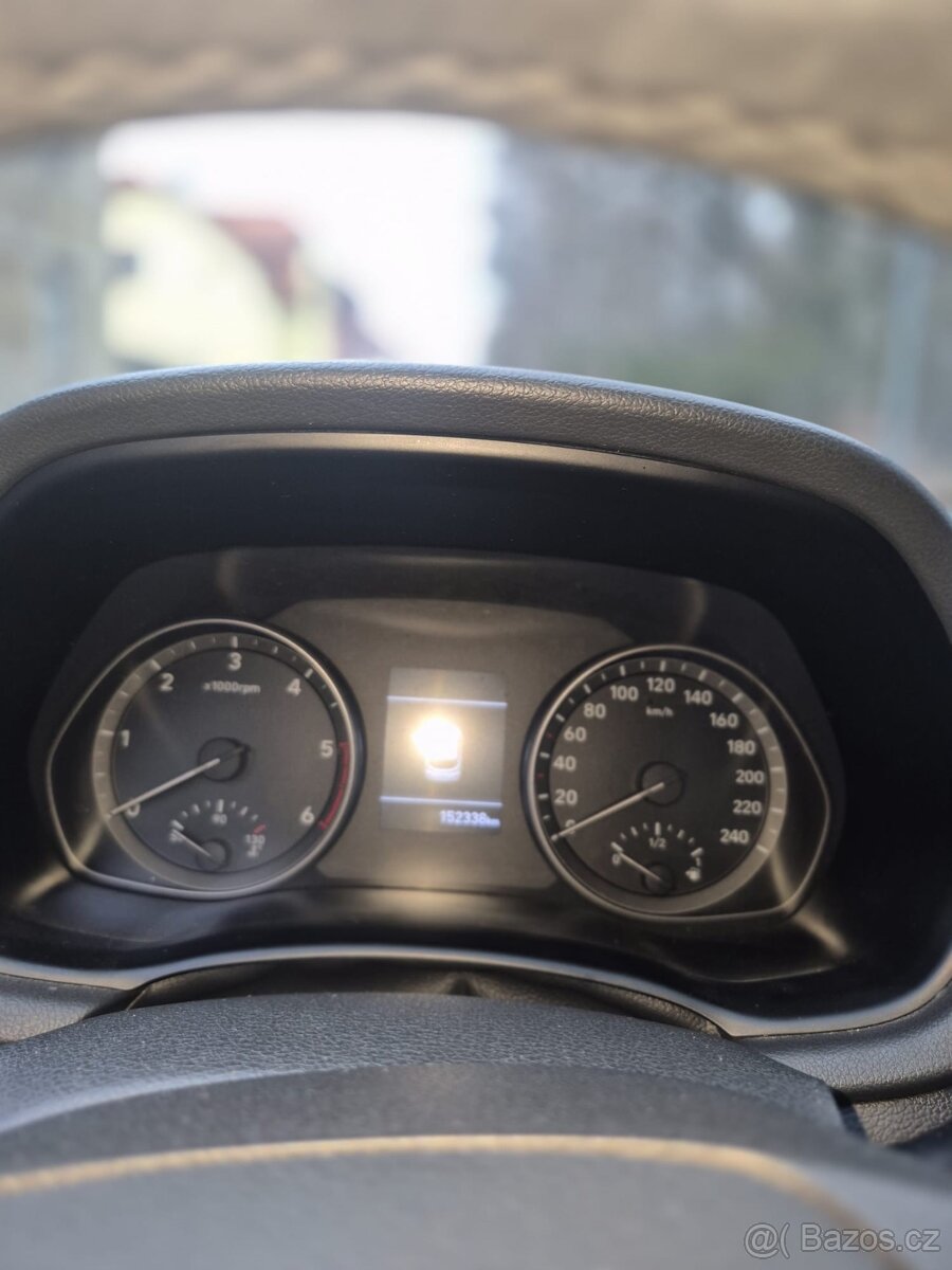 Hyundai i30 1.6 CRDi 81 kW - 5