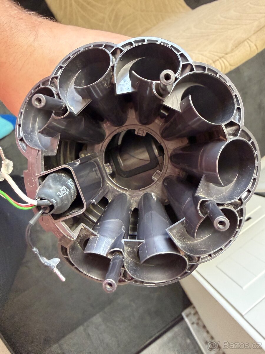 Čištění a Oprava vysavačů Dyson - 5