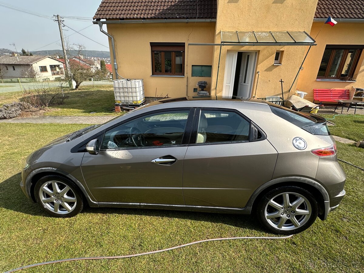 HONDA CIVIC Typ FK3 - 5