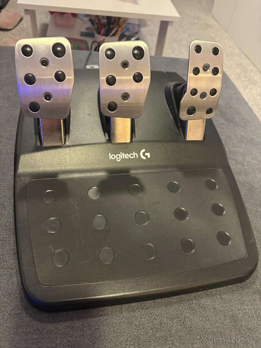 Volant G29 s příslušenstvím - 5
