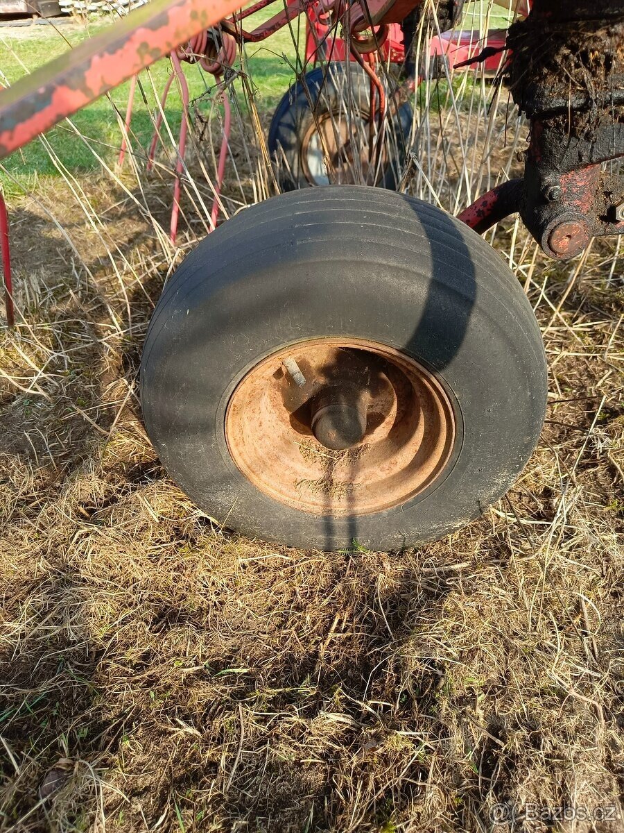 Obraceč sena Fella TH520 - 5