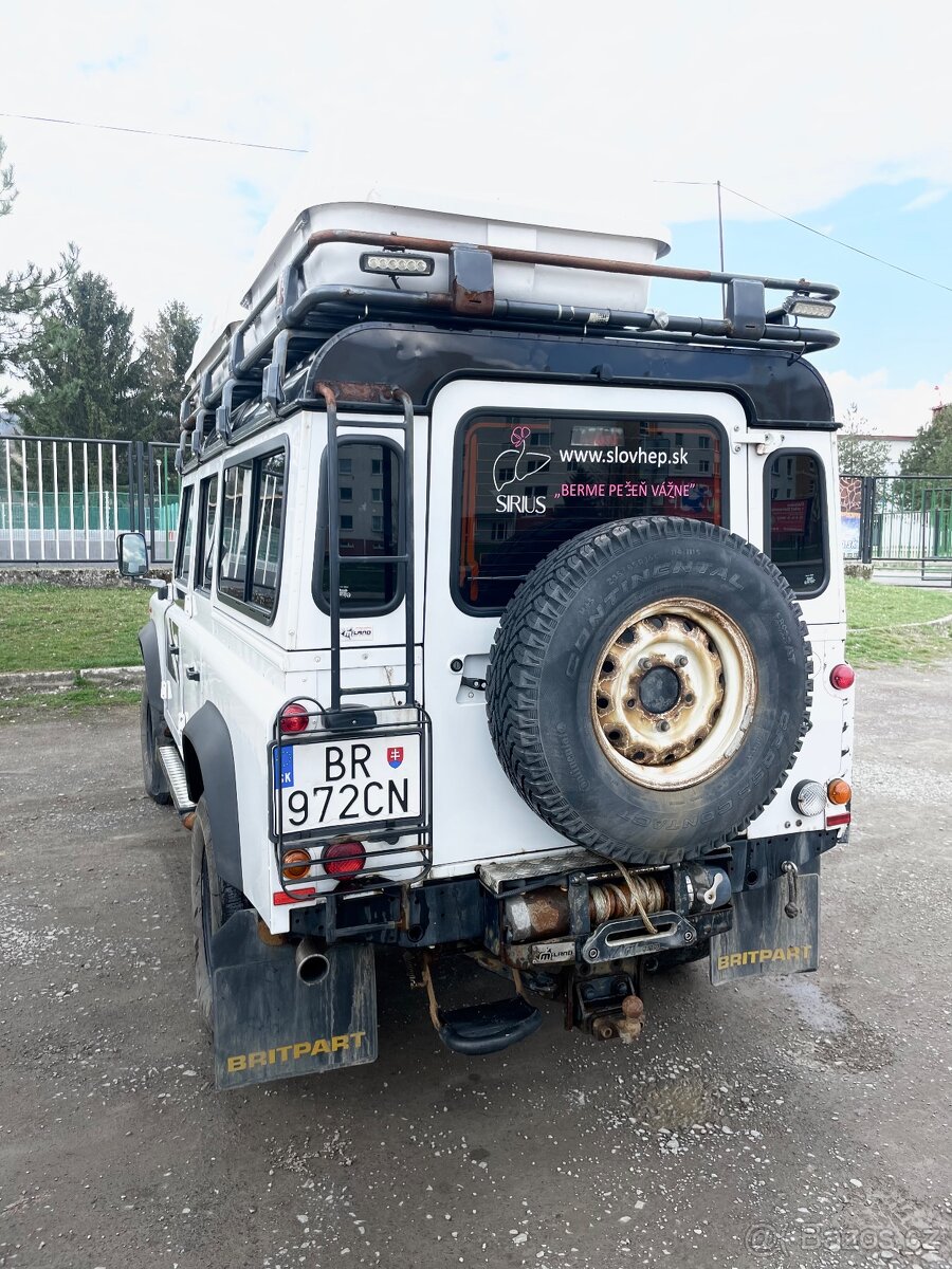 Land Rover Defender 110